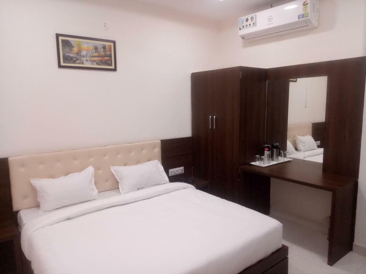 Hotel Prestige Ajmer Bagian luar foto