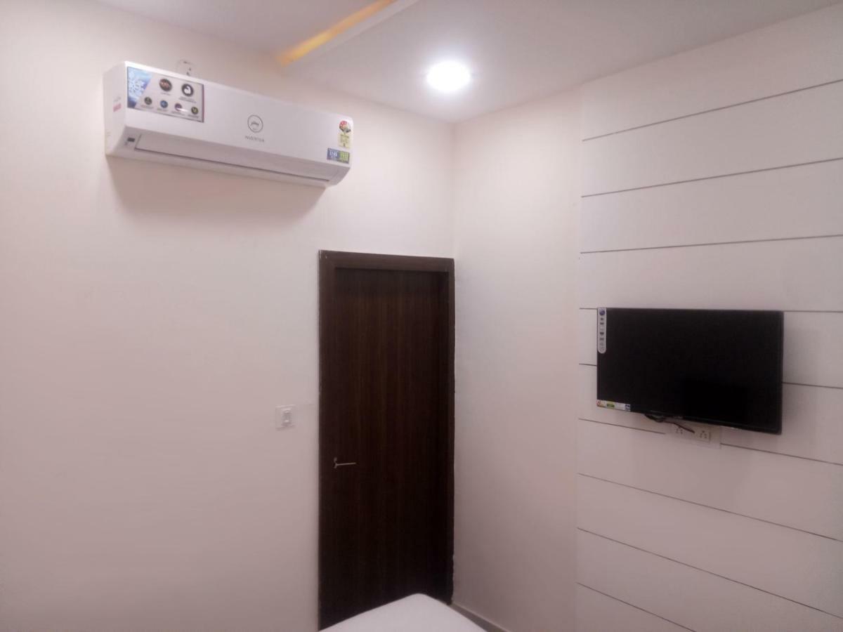 Hotel Prestige Ajmer Bagian luar foto
