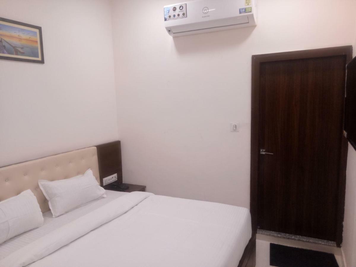 Hotel Prestige Ajmer Bagian luar foto
