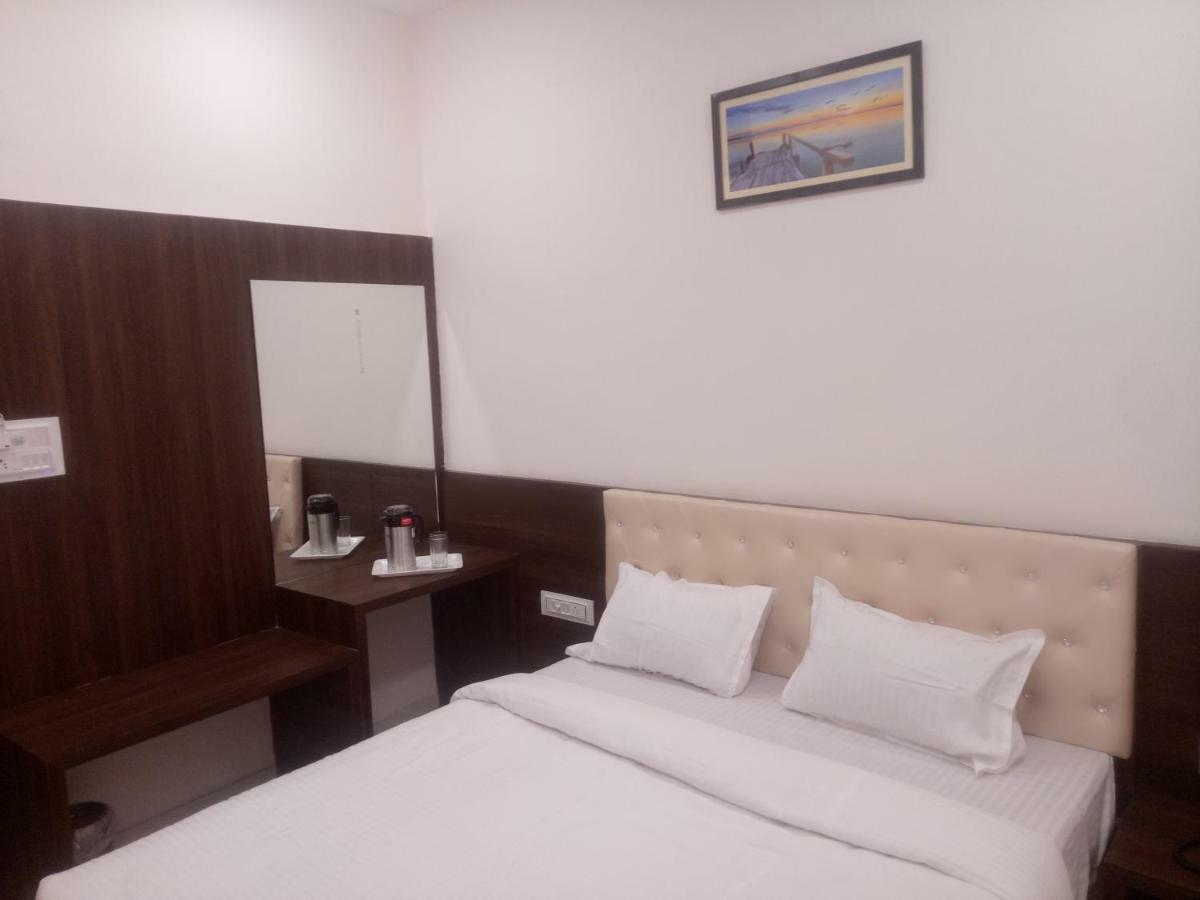 Hotel Prestige Ajmer Bagian luar foto