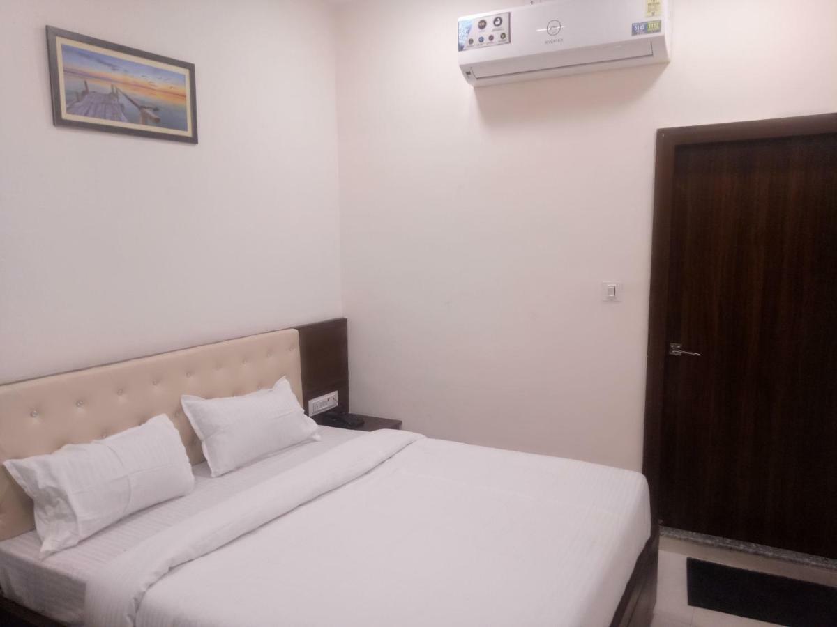 Hotel Prestige Ajmer Bagian luar foto