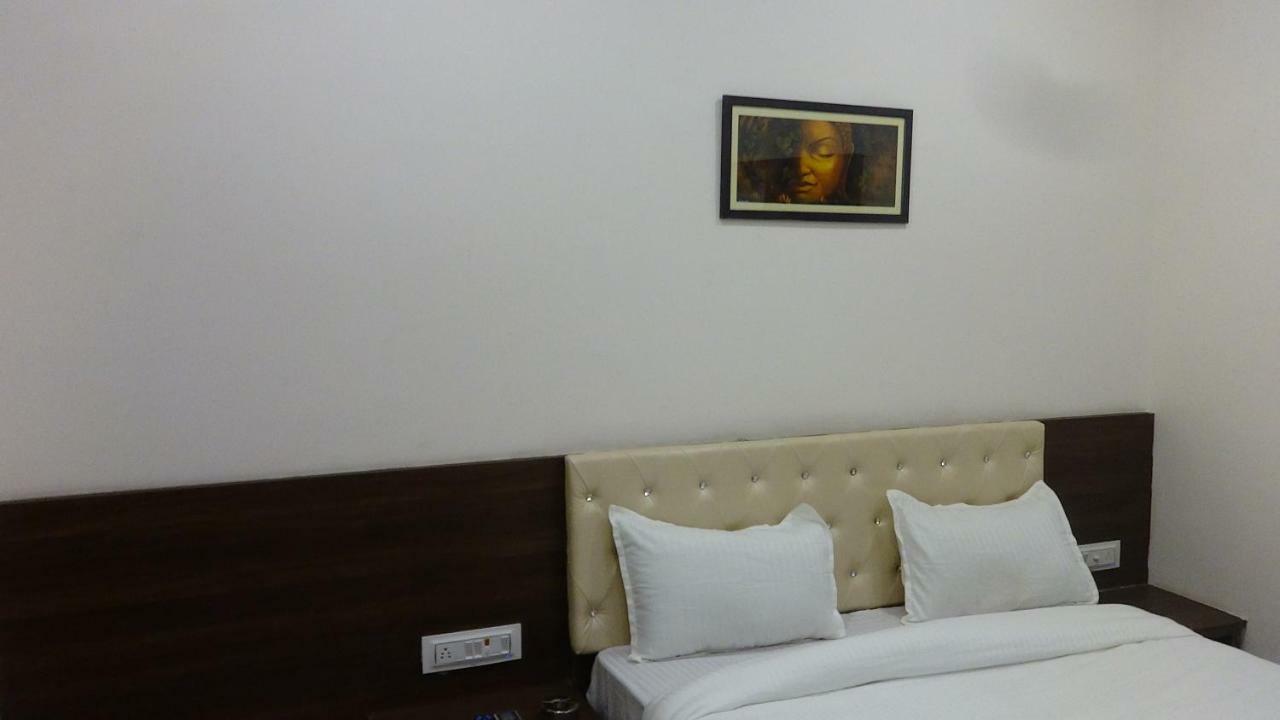 Hotel Prestige Ajmer Bagian luar foto